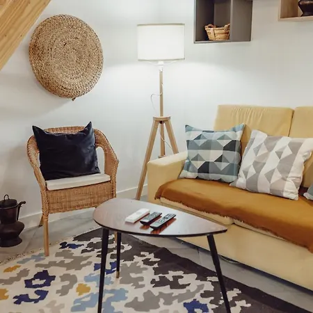 Mezzanine Stylish By Vacationy Apartment