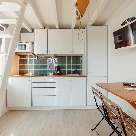 Mezzanine Stylish By Vacationy Apartment *