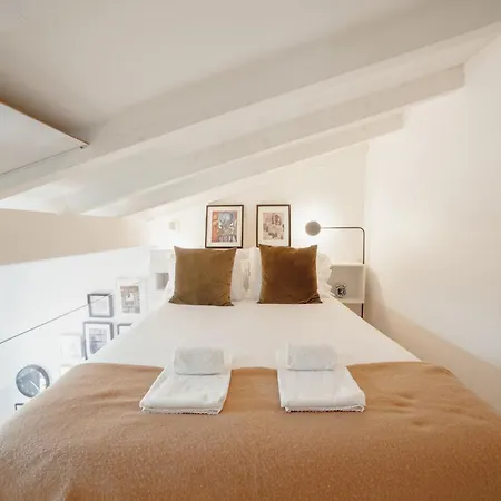 Mezzanine Stylish By Vacationy Apartment